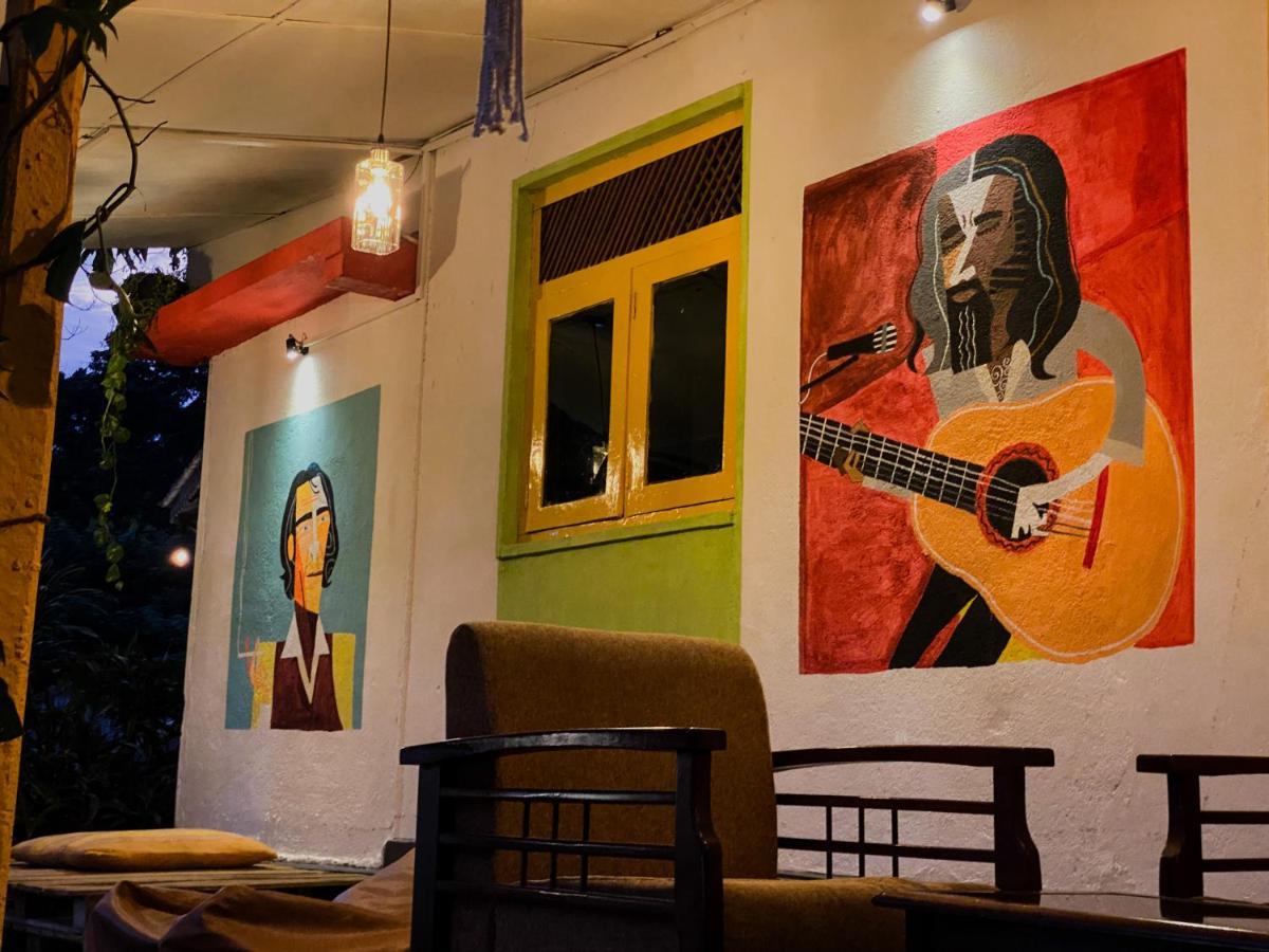 Mad Monkey Hostel And Lounge Ella Exterior photo
