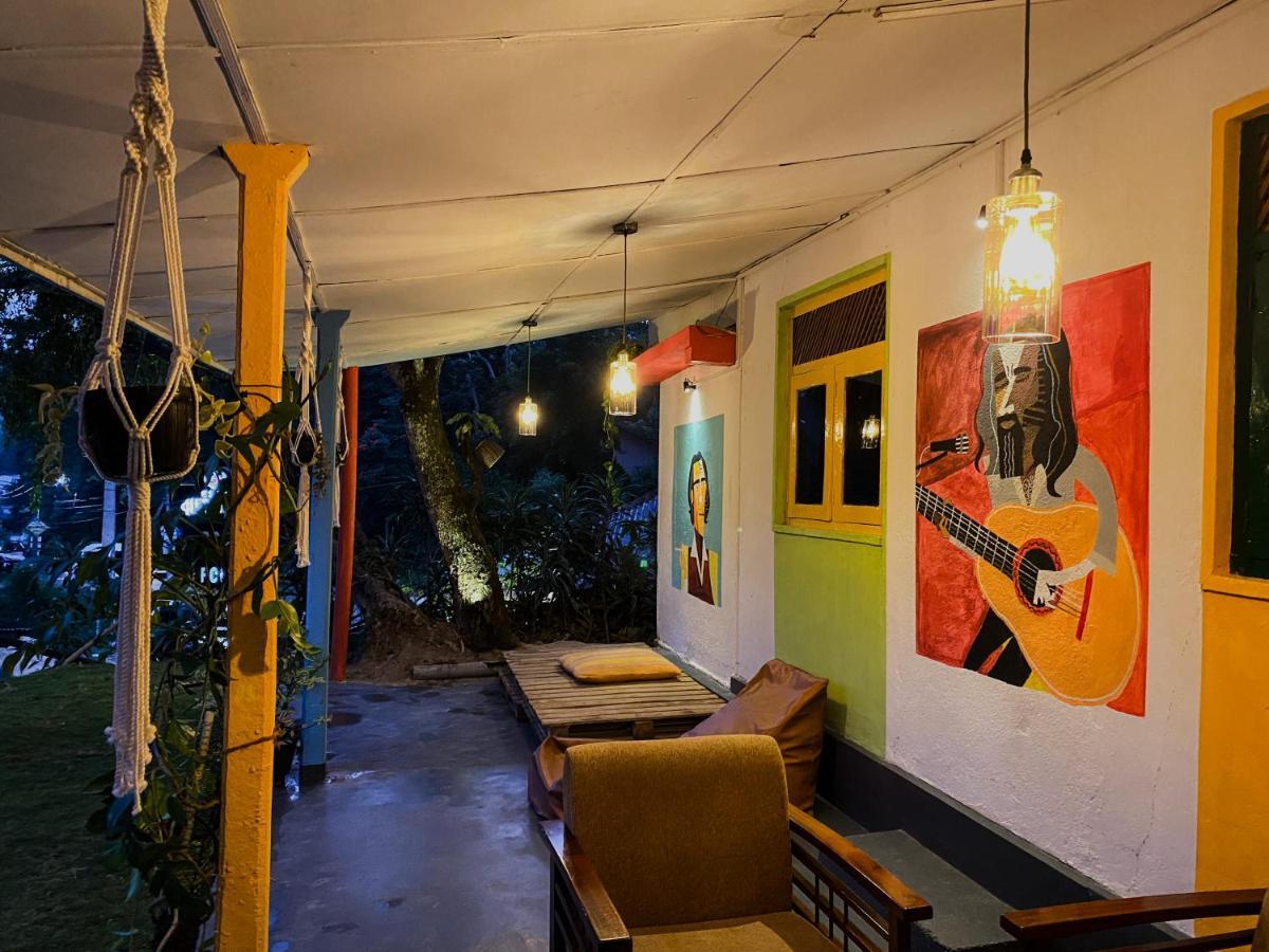 Mad Monkey Hostel And Lounge Ella Exterior photo